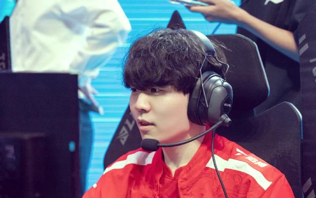 体育平台-Ming重要时刻战术调整，FPX带队取胜！赛场气氛高涨(mt4设置止盈成本保护)