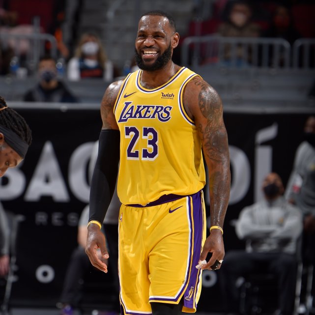 kaiyun sports-东契奇迎来十五赛季出色发挥，法国队观众热烈欢呼！引发球迷热议(东契奇新赛季数据统计)