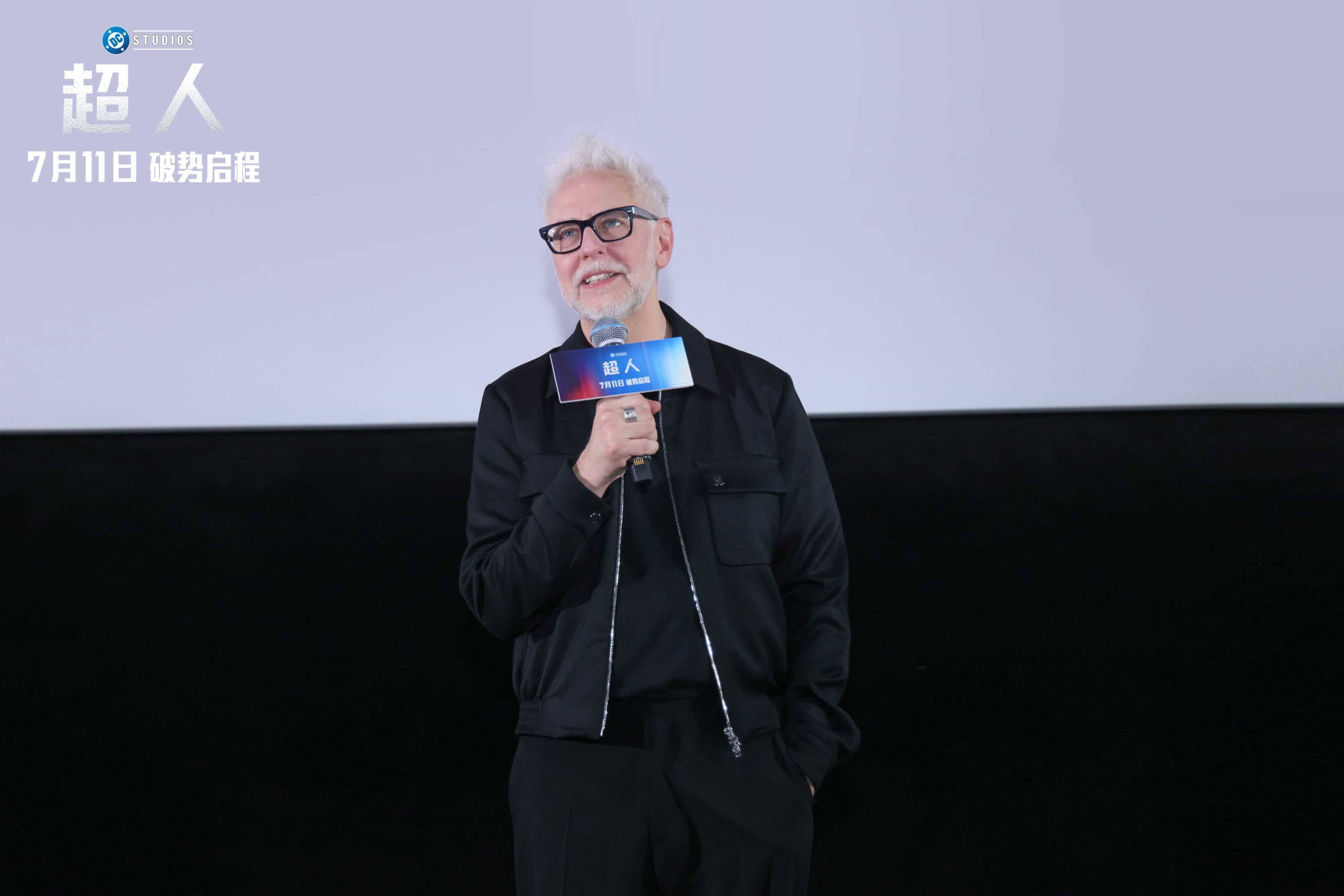 中国体育-包含詹姆斯官方宣布晋级下一阶段新规，中国队引发争议！赛场气氛高涨的词条