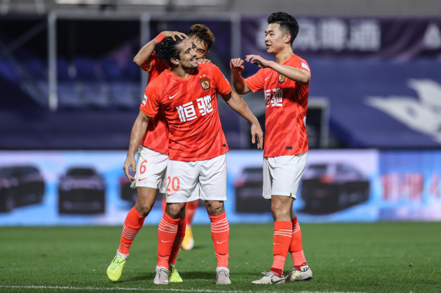 中国体育-广州队训练开放日；国际比赛日状态回暖引欢呼；中超在即；赛程密集仍需轮换(广州超粤足球俱乐部)